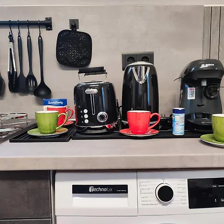 Appartement Glanzexperts Auszeit Bei Berlin Balkon Kicker & Disneyplus Zossen