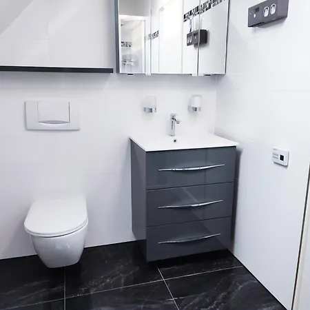 Appartement Glanzexperts Auszeit Bei Berlin Balkon Kicker & Disneyplus