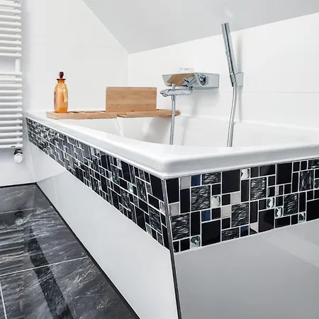 Glanzexperts Auszeit Bei Berlin Balkon Kicker & Disneyplus Zossen