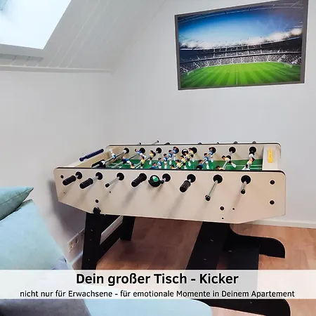 Glanzexperts Auszeit Bei Berlin Balkon Kicker & Disneyplus * Zossen