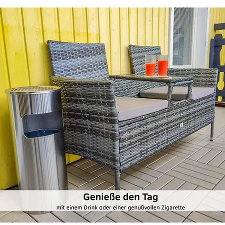 Glanzexperts Auszeit Bei Berlin Balkon Kicker & Disneyplus * Zossen