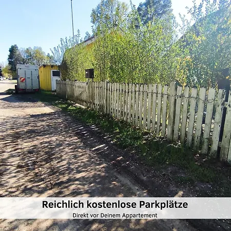 Glanzexperts Auszeit Bei Berlin Balkon Kicker & Disneyplus Zossen