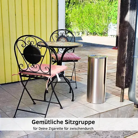 Glanzexperts Auszeit Bei Berlin Balkon Kicker & Disneyplus Zossen